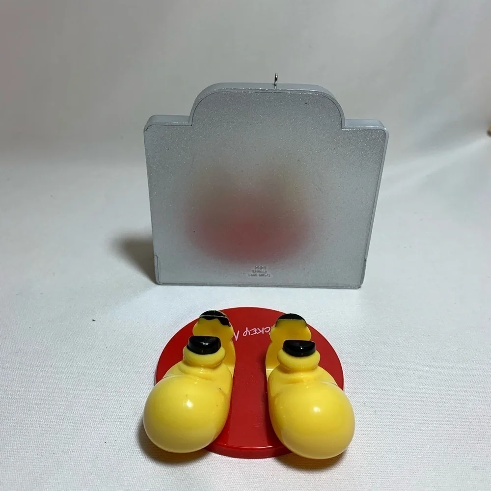Hallmark Keepsake Ornament 2021 Disney Mickey Mouse 👣/On Top of the World Frame